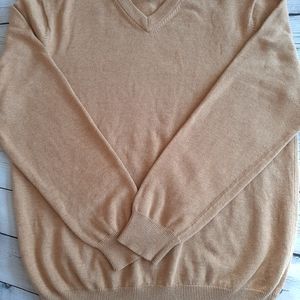 Lightweight V-neck Sweater